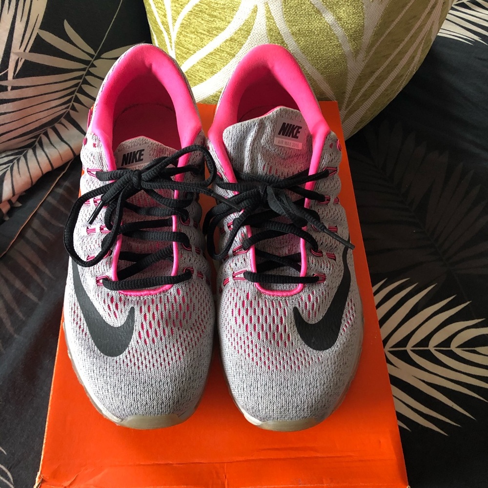 Nike Sneakers